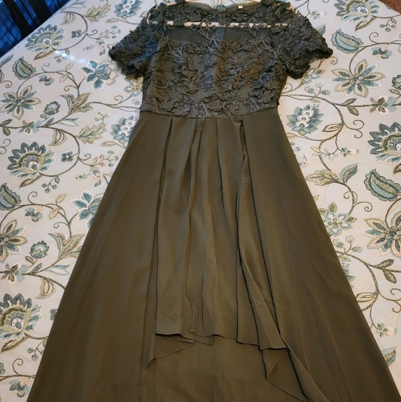 Dress - Picture 2 of 11